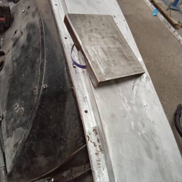 071125 1970 Aston Martin DBS OSF Brake Booster Rust 8