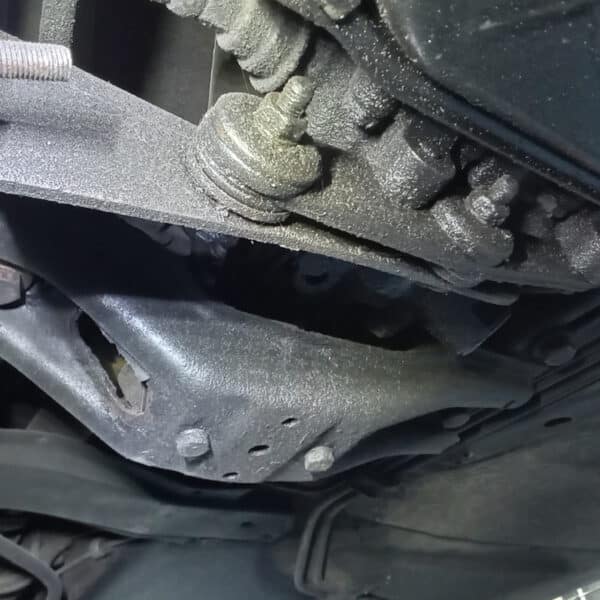 071125 1973 Mercedes 250 Strip Down for Subframe Removal 11