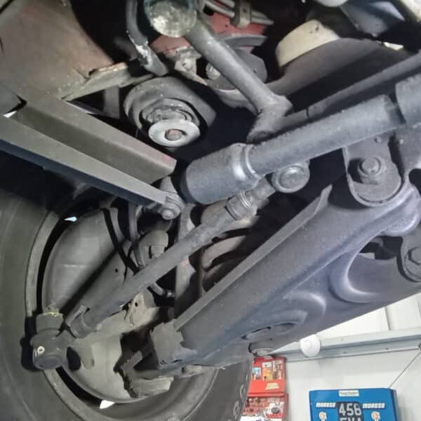 071125 1973 Mercedes 250 Strip Down for Subframe Removal 3