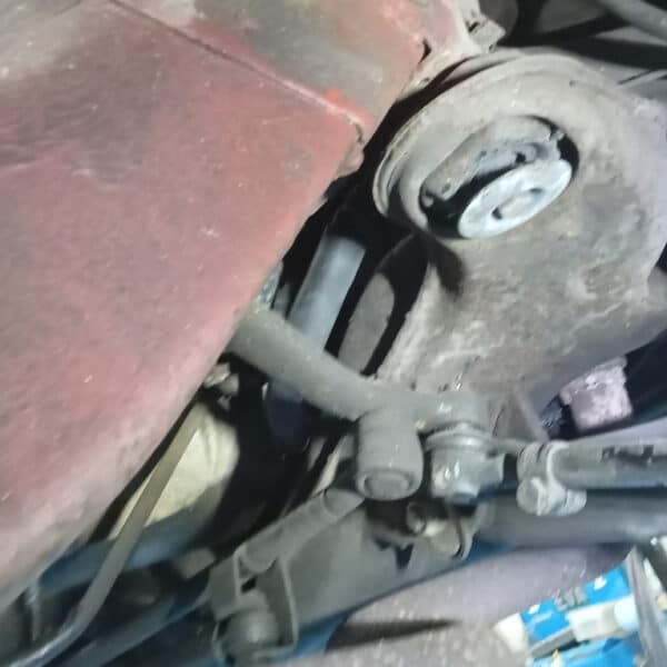 071125 1973 Mercedes 250 Strip Down for Subframe Removal 4