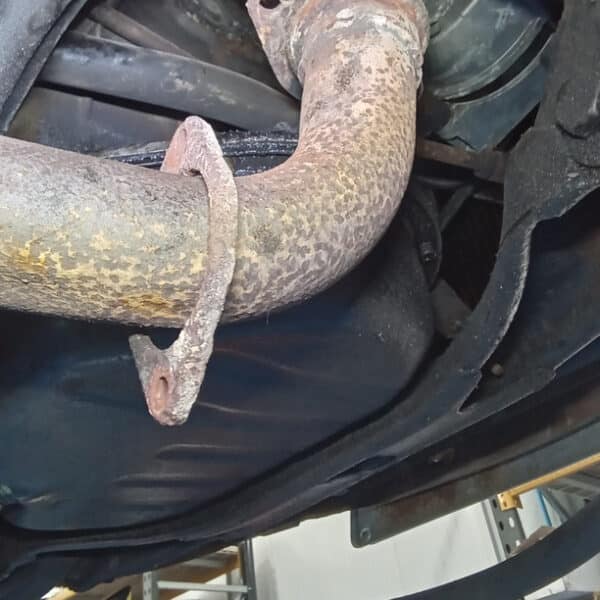 071125 1973 Mercedes 250 Strip Down for Subframe Removal