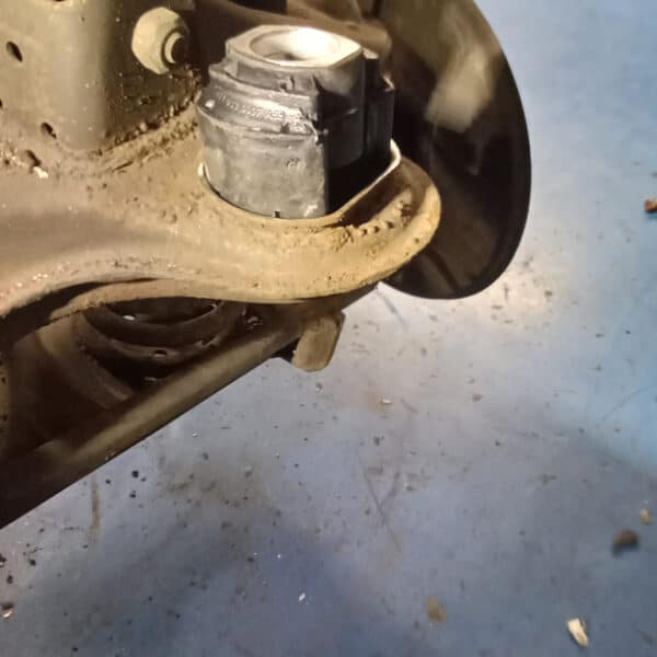 071125 1973 Mercedes 250 Subframe Mounts 5