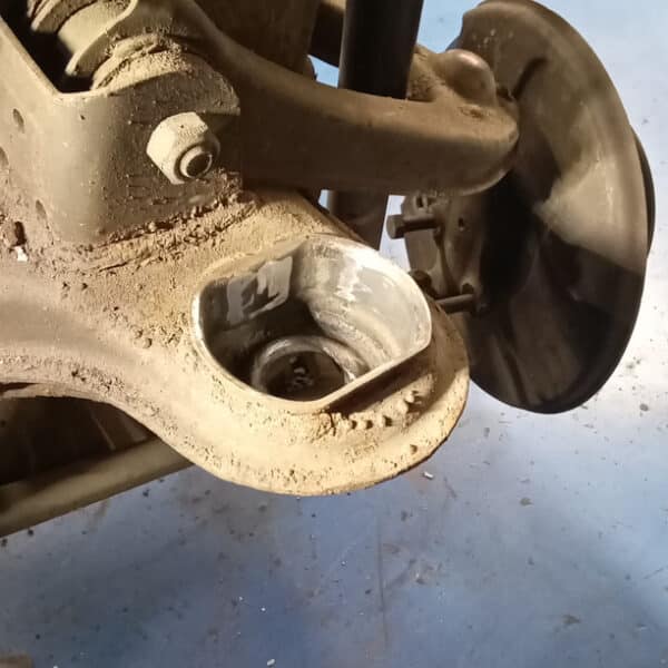 071125 1973 Mercedes 250 Subframe Mounts 7