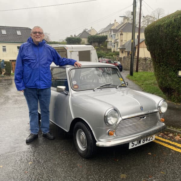 101125 1977 Leyland Mini Delivery