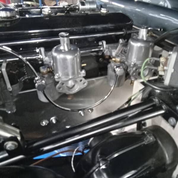 111125 1960 Jensen 541R Carbs and Heatshield 2