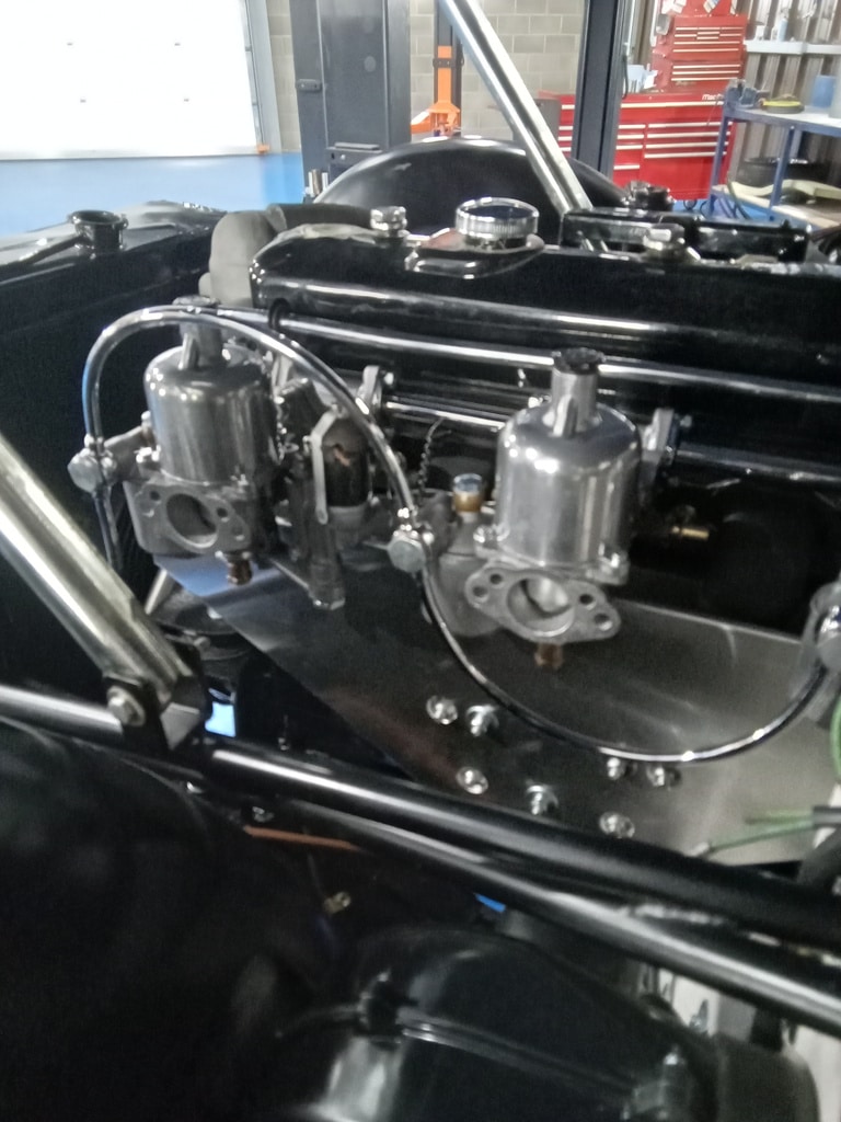 111125 1960 Jensen 541R Carbs and Heatshield