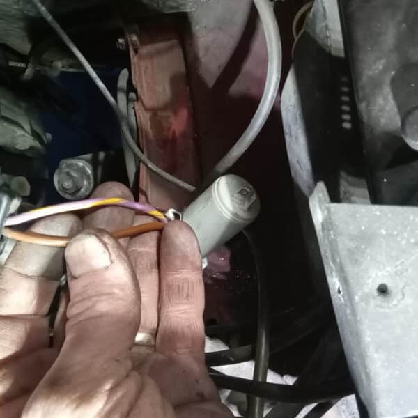 111125 1973 Mercedes 250 Service and Repairs 12