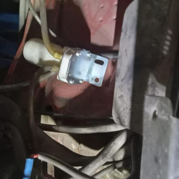 111125 1973 Mercedes 250 Service and Repairs 13