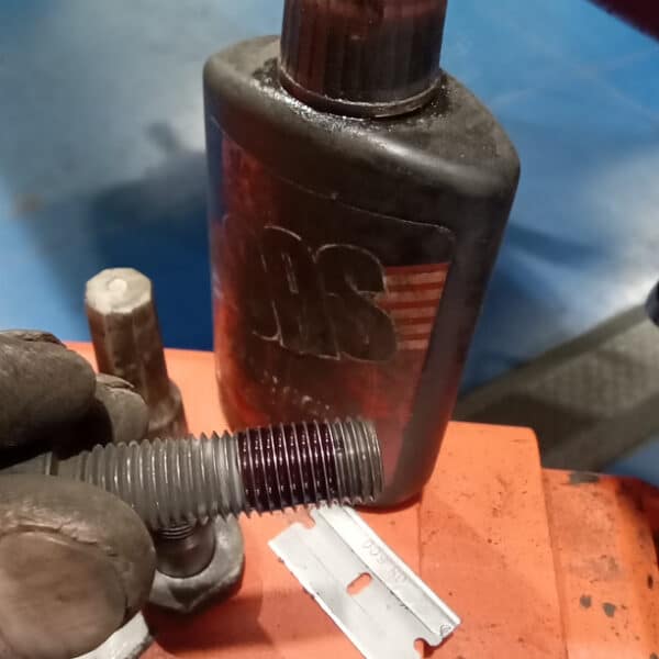 111125 1973 Mercedes 250 Service and Repairs 17