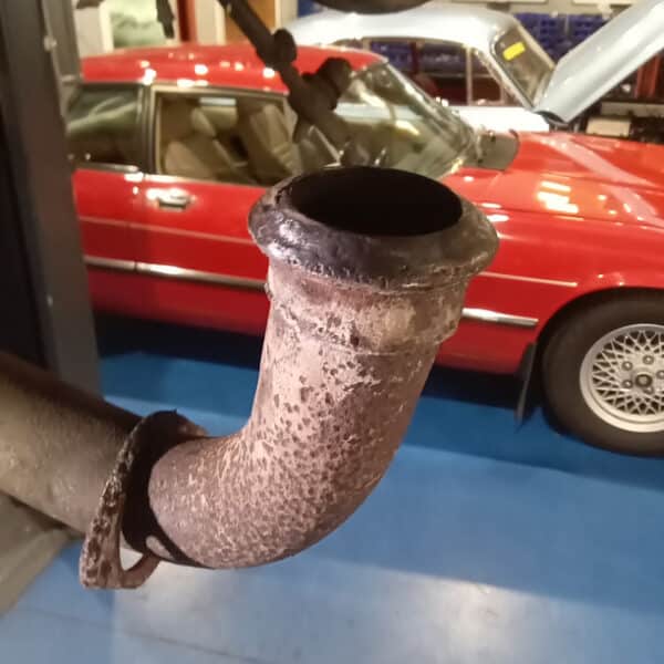 111125 1973 Mercedes 250 Service and Repairs 26