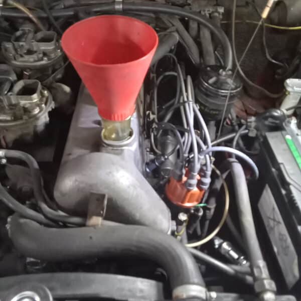 111125 1973 Mercedes 250 Service and Repairs 31