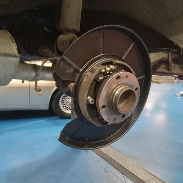 111125 1987 Maserati BiTurbo Rear Brakes 11