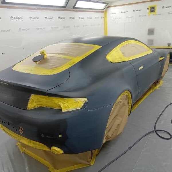 111125 2006 Aston Martin V8 Vantage Painted 7