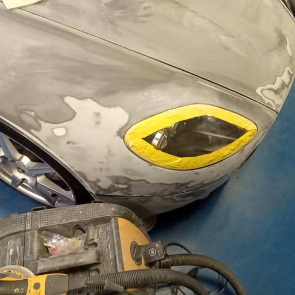 111125 2006 Aston Martin V8 Vantage Strip Down and Prep 12