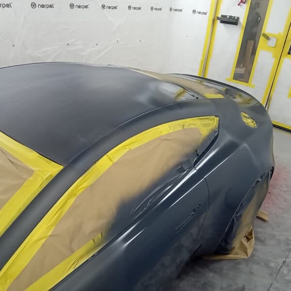 111125 2006 Aston Martin V8 Vantage in Primer