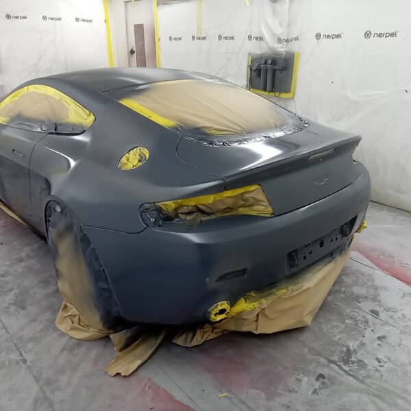 111125 2006 Aston Martin V8 Vantage in Primer 8