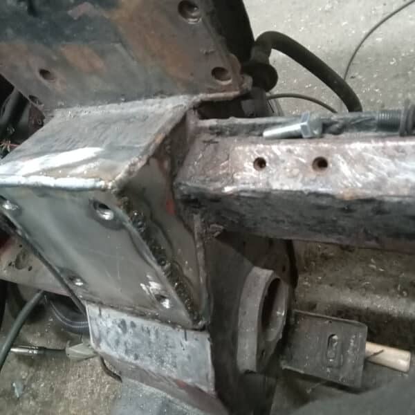 121125 1970 Aston Martin DBS Broken Engine Mount 5