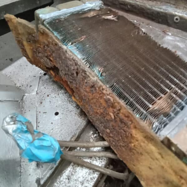 121125 1970 Aston Martin DBS Driver Side Heater Core 2