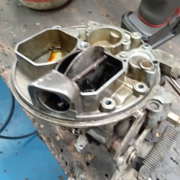 121125 1973 Mercedes 250 Carburettor Overhaul 10