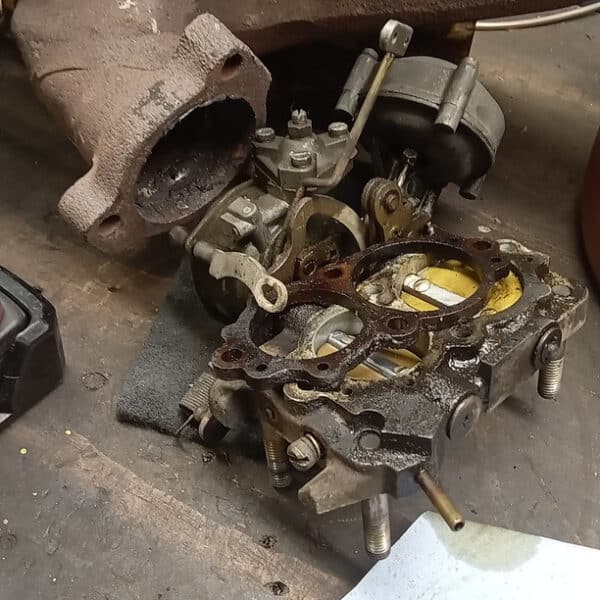 121125 1973 Mercedes 250 Carburettor Overhaul 12