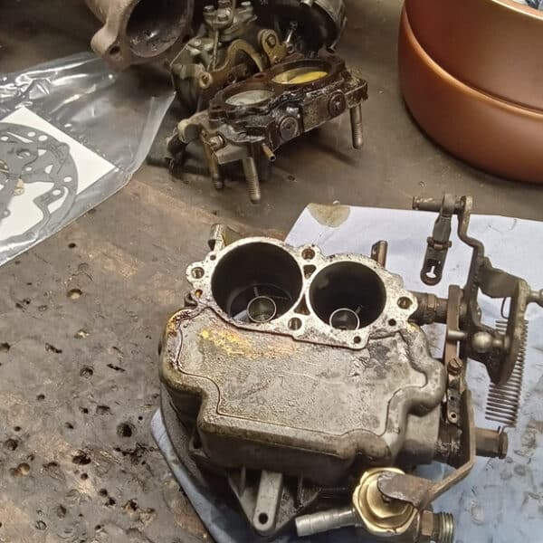 121125 1973 Mercedes 250 Carburettor Overhaul 15
