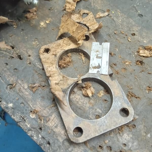 121125 1973 Mercedes 250 Carburettor Overhaul 2