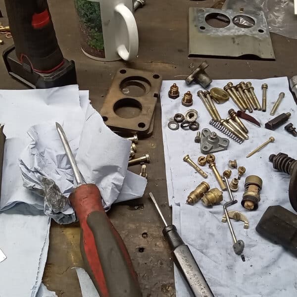 131125 1973 Mercedes 250 Rear Carburettor Overhaul 15