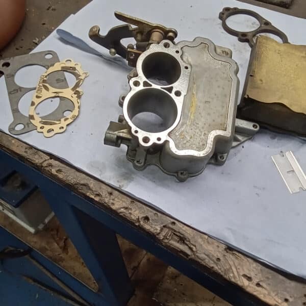 131125 1973 Mercedes 250 Rear Carburettor Overhaul 16