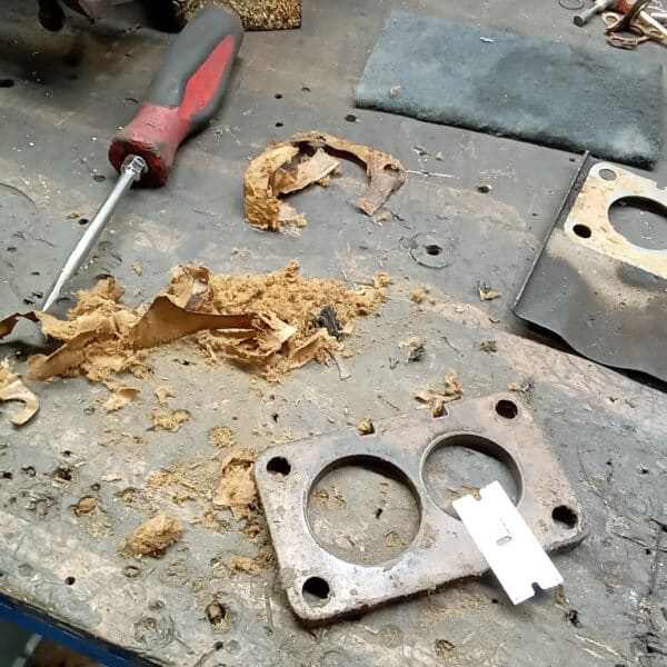 131125 1973 Mercedes 250 Rear Carburettor Overhaul 20