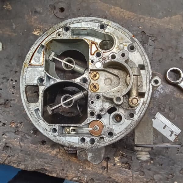 131125 1973 Mercedes 250 Rear Carburettor Overhaul 27