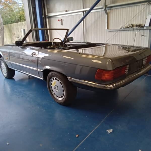 131125 1987 Mercedes 500SL Reassembled 3