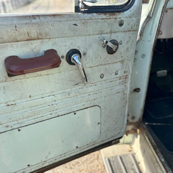 141125 1955 International Harvester Pickup arrival 6