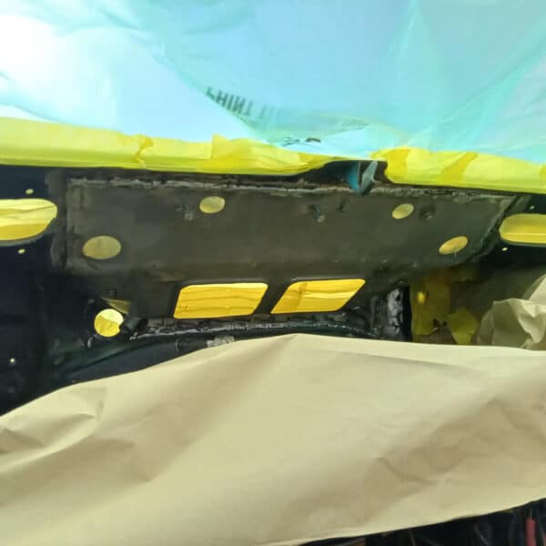 141125 1987 Mercedes 500SL Bulkhead Welding Stone Chip 2