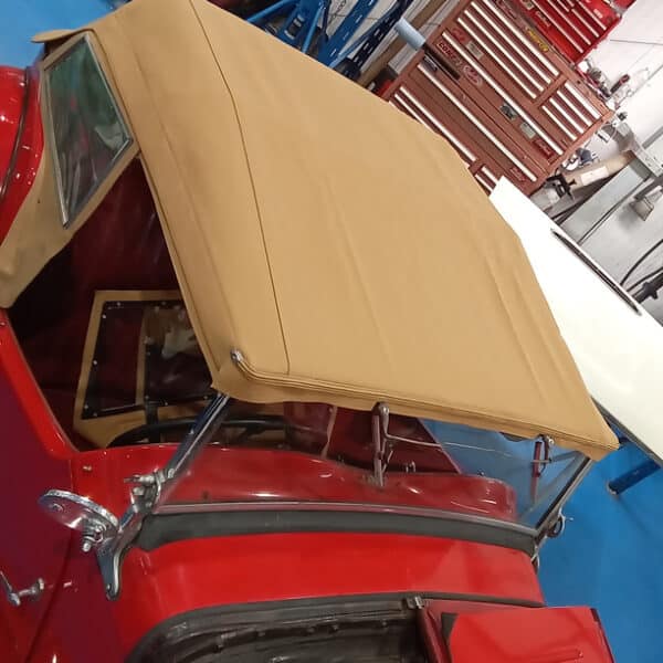 181125 1949 MG TC New Roof 5