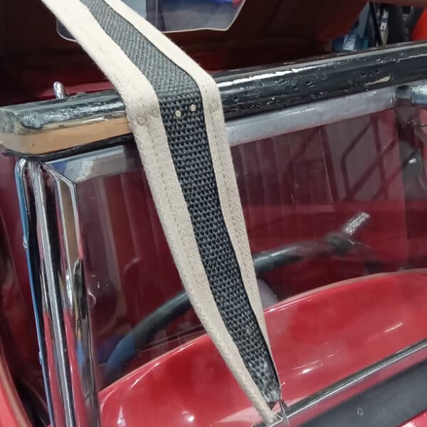 181125 1949 MG TC New Roof 7