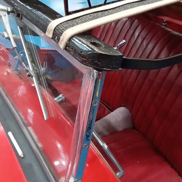 181125 1949 MG TC New Roof 8