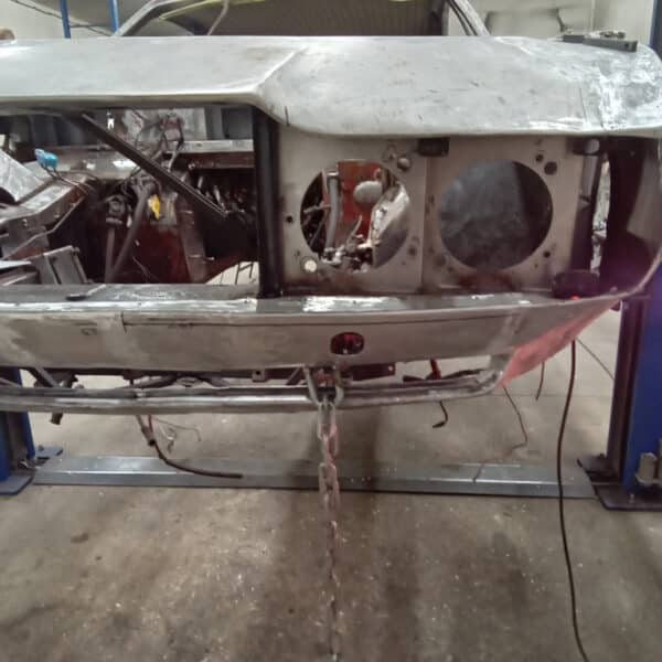 181125 1970 Aston Martin DBS Front Grille Fitment 3