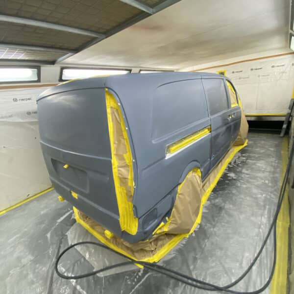 181125 2005 Mercedes Vito in colour