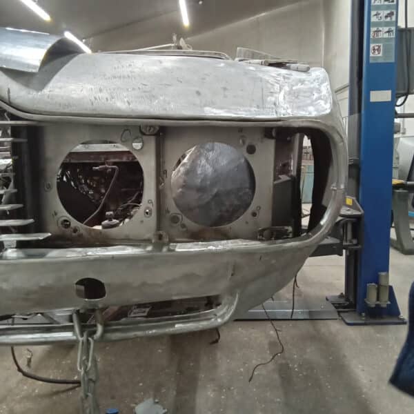 191125 1970 Aston Martin DBS Grille Adjustments 8