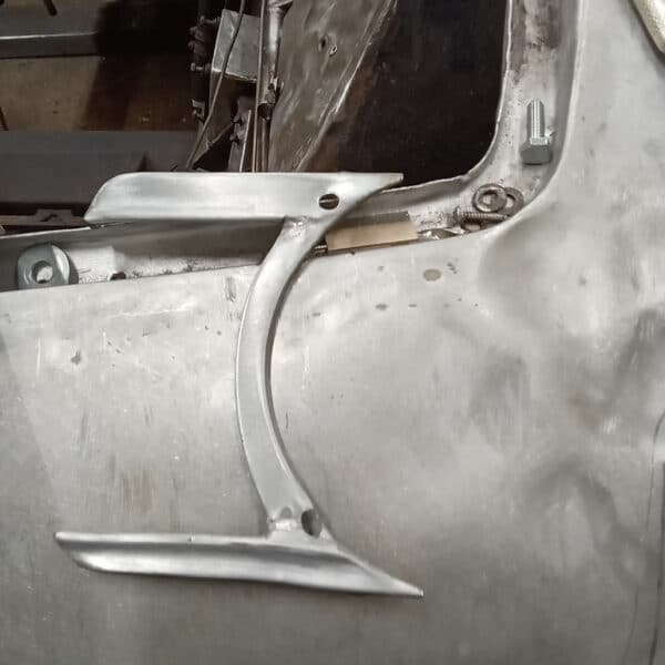 191125 1970 Aston Martin DBS Grille Adjustments 9