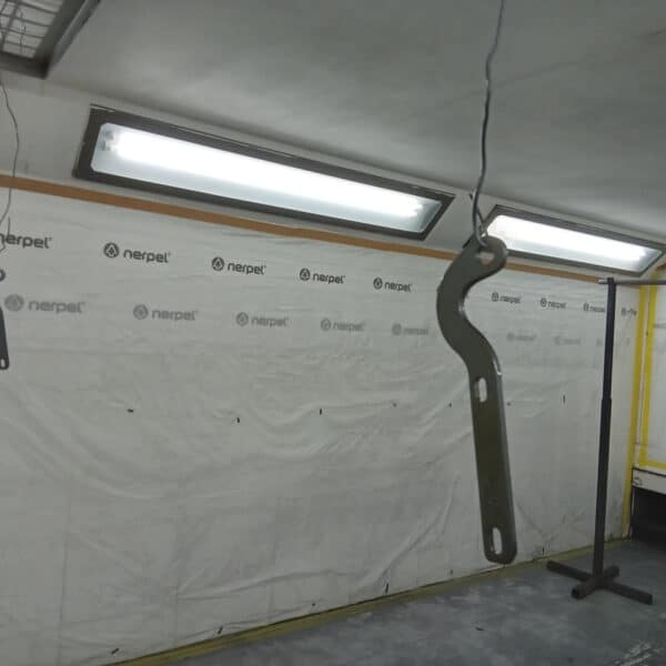 191125 1987 Mercedes 500SL Bonnet Hinges Painted 2