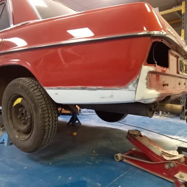 1973 Mercedes 250 Panel Levelling 3