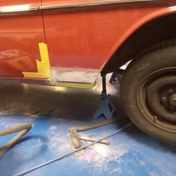 1973 Mercedes 250 Panel Levelling