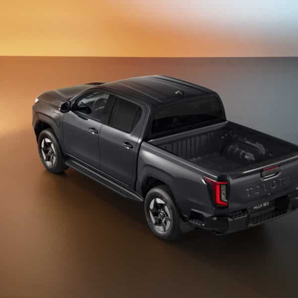 2026 TOYOTA Hilux BEV HERO 11