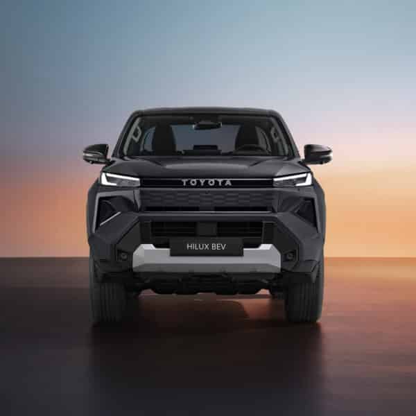 2026 TOYOTA Hilux BEV HERO 20