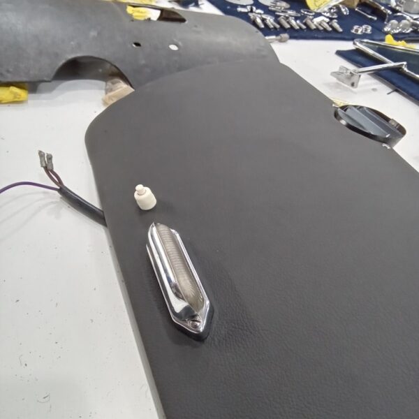 211125 1969 Aston Martin DB6 Volante Dash 9