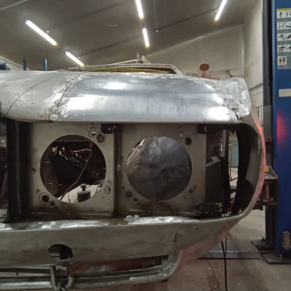 211125 1970 Aston Martin DBS NSF Valance Repairs 8