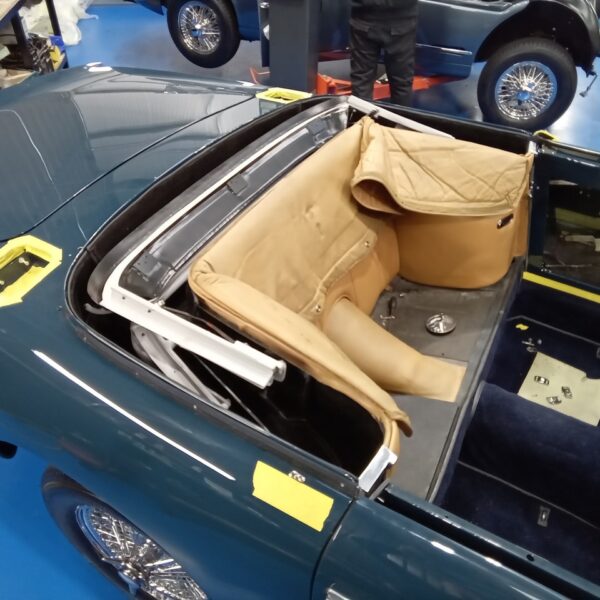 261125 1969 Aston Martin DB6 Volante Hood Frames and Carpets 10