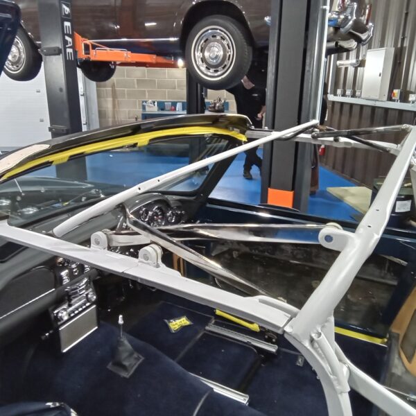 261125 1969 Aston Martin DB6 Volante Hood Frames and Carpets 2