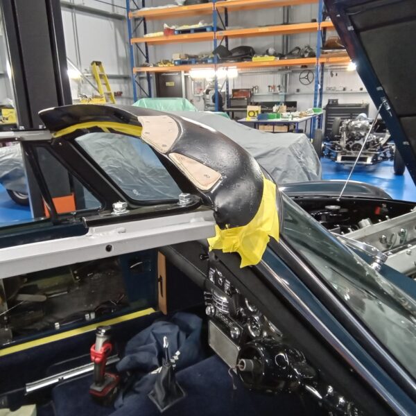 261125 1969 Aston Martin DB6 Volante Hood Frames and Carpets 4